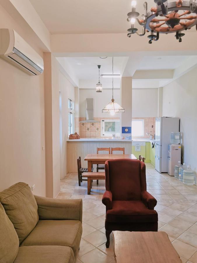 Yilan Beitou No.117 Bed and Breakfast Luodong Exteriör bild