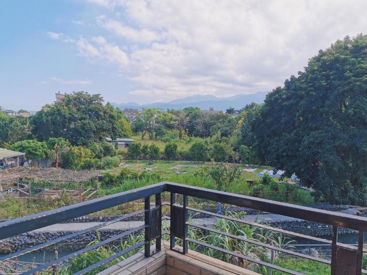 Yilan Beitou No.117 Bed and Breakfast Luodong Exteriör bild